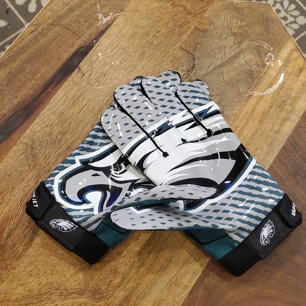 Nike VApor Jet NFL 2.0 Size M NWT